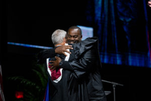 Earl Sims Receives Spirit of Gulliver Award