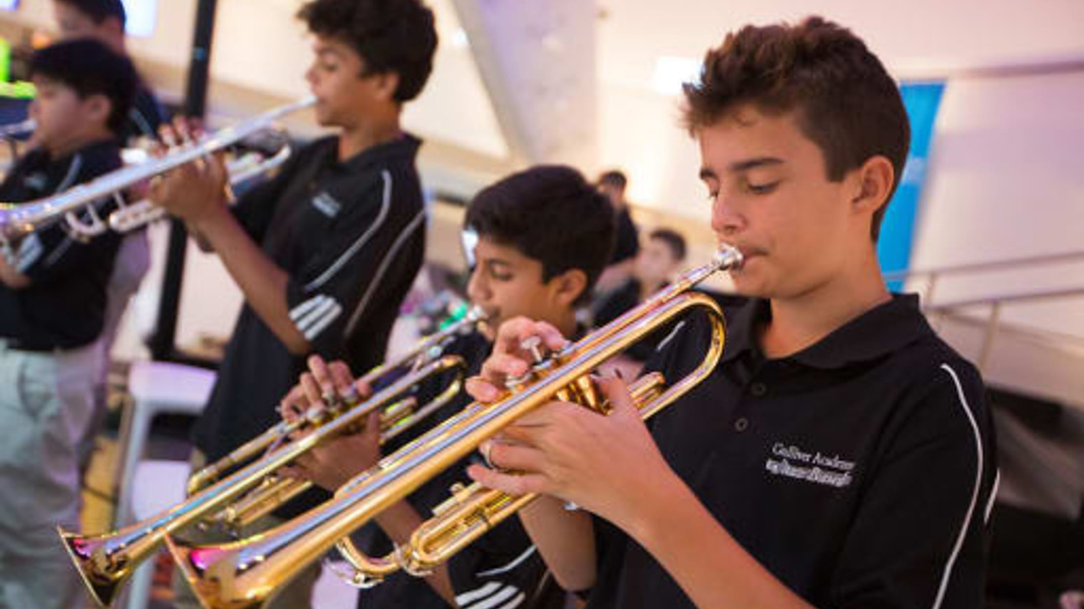 Middle school students in jazz class