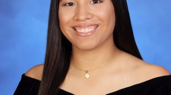 Julia Estrada '23